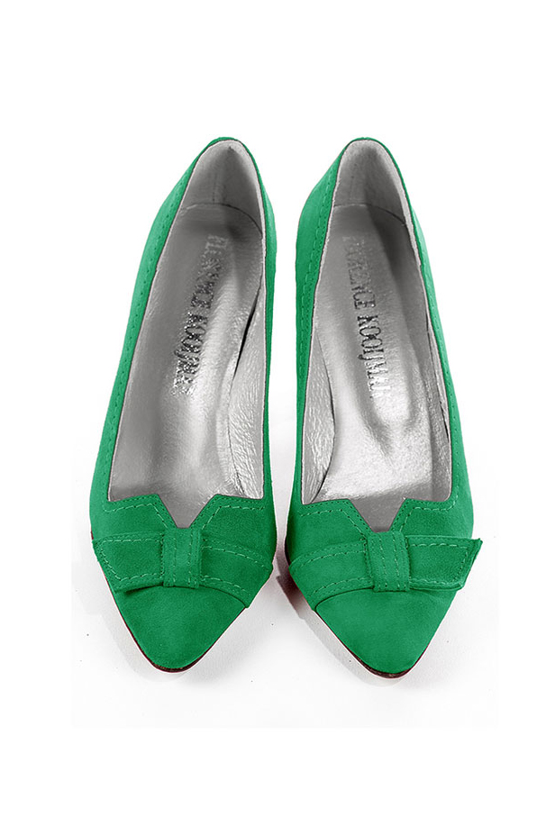 Emerald green women's dress pumps, with a knot on the front. Tapered toe. High kitten heels. Top view - Florence KOOIJMAN